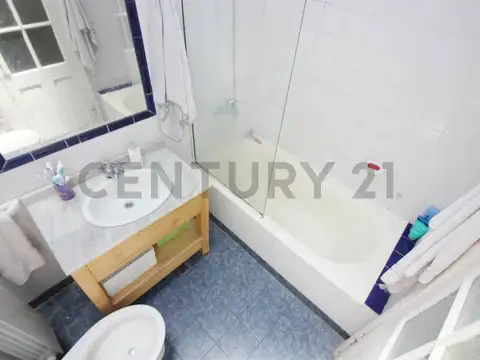 Zapiola 400, Piso 0