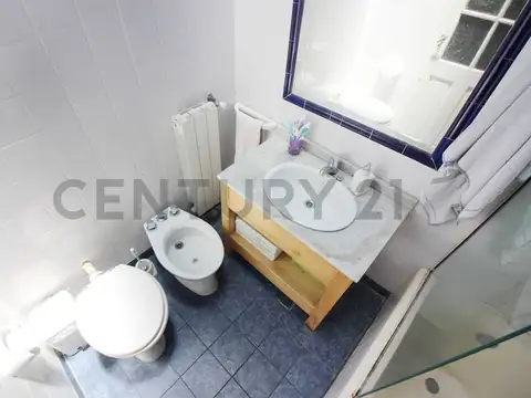 VENTA CASA SOBRE LOTE PROPIO DE CINCO AMBIENTES EN COLEGIALES