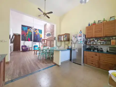 Casa 5 ambientes con 2 baños