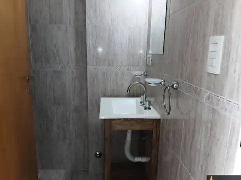 Depto Tipo Casa en Alquiler en Liniers, $ 1.300.000