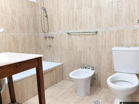 Depto Tipo Casa 3 ambientes con 2 baños