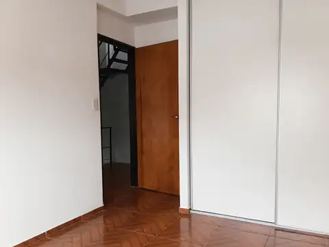3 AMBIENTES 2 BAÑOS EN DUPLEX CON TERRAZA