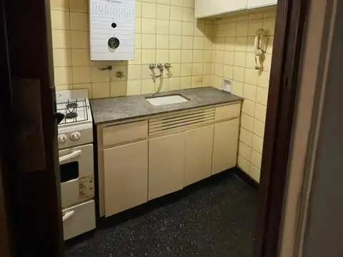 2 Ambientes - Lateral - Excelente Ubicacion