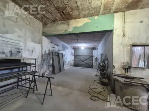 Venta- Galpón - barrio Godoy