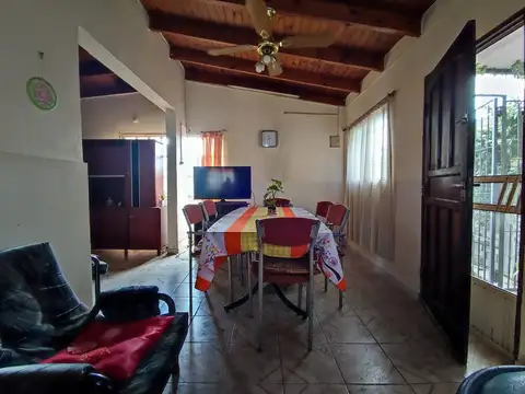 Casa 2 ambientes con 1 baño