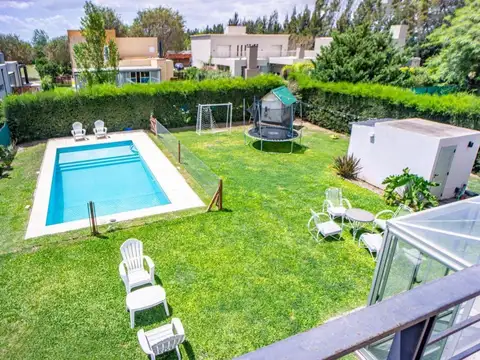 Casa 5 ambientes con 3 baños