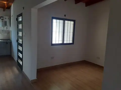Depto Tipo Casa en Alquiler en San Carlos, $ 699.999
