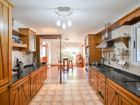 CASA EN VENTA BARRIO VILLAGE DEL PARQUE