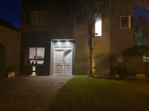 Casa en Alquiler de 3 dormitorios