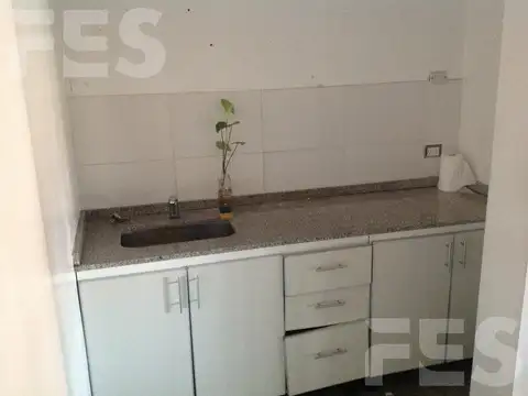 Oficina en Alquiler al Este