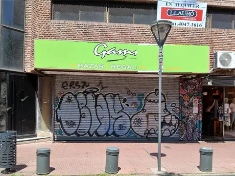 importante Local sobre peatonal San fernando en alquiler