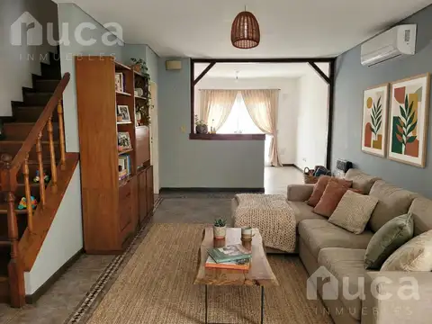 Casa a la venta con jardín y pileta en Boulogne-Barrio Malvinas apto crédito