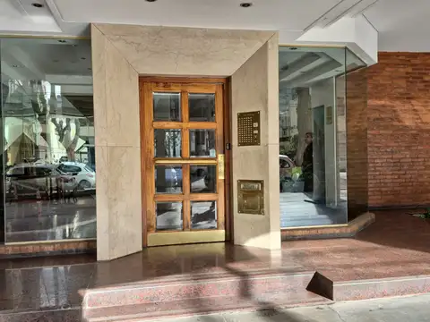 DEPARTAMENTO DE 2 AMBIENTES CON BALCÓN / AMPLIO Y LUMINOSO   SUM, PILETA/ TOTEM DE SEGURIDAD