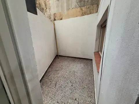 VENTA depto 2 amb con patio - Reciclado a nuevo - Apto credito