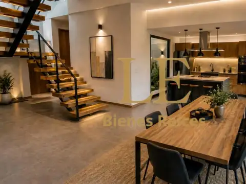 Casa en Venta con 5 cocheras