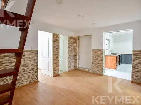 Depto Tipo Casa en Venta con 2 cocheras