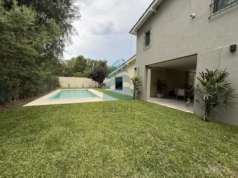 Casa 7 ambientes con 3 baños