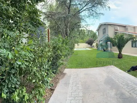 Casa en Venta con 2 cocheras