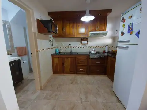 Duplex de 2 dormitorios con jardín, galería y quincho con parrillero! Magnífica ubicación! Sarm...
