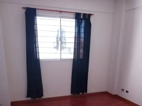 Departamento en Alquiler en Ramos Mejía, $ 400.000