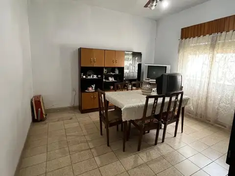 OPORTUNIDA CASA AMERICANA SOLO A 5 CUADRAS DE LAS ESTACION MERLO NORTE  APTO CREDITO  