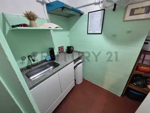 SE VENDE PH DE 2 AMBIENTES, PLANTA BAJA, EN MONTSERRAT, APTO CREDITO