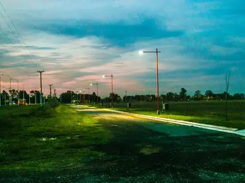 Terreno con escritura inmediata en barrio Residencial Ribera de Andino