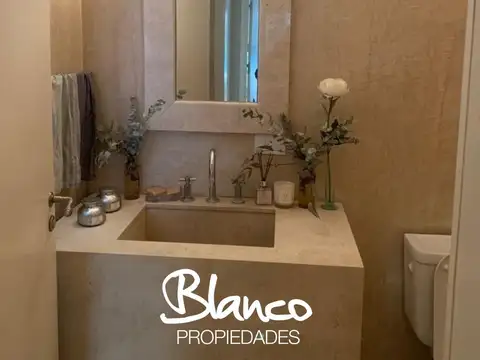 Casa en Alquiler Temporal con 2 cocheras