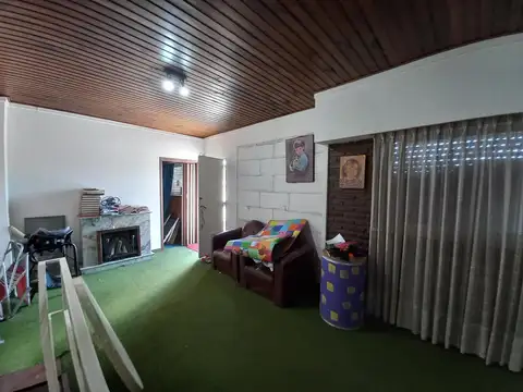Casa 5 ambientes con 2 baños