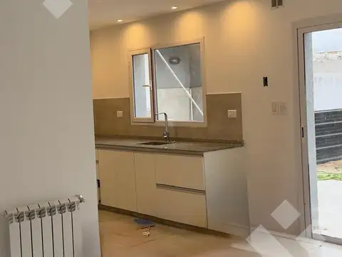 Depto Tipo Casa en Alquiler en Cipolletti, $ 3.100.000