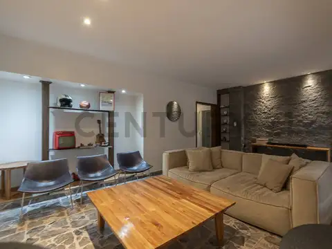 Venta-Permuta Casa 5 Ambientes en Venta con Patio, Pileta, Terraza y Cochera | Flores