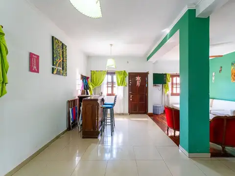 Casa 5 ambientes con 2 baños