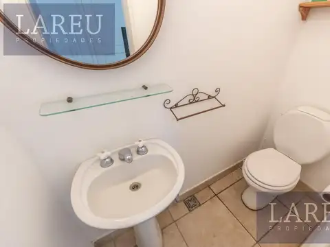 Casa 5 ambientes con 3 baños