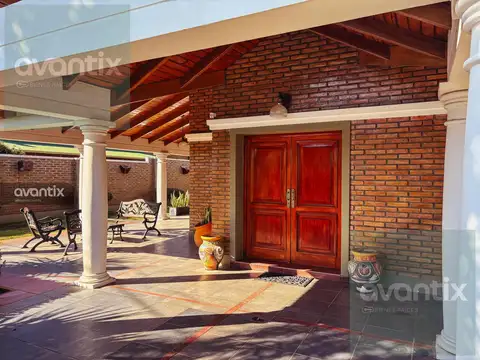 Casa 6 ambientes con 2 baños