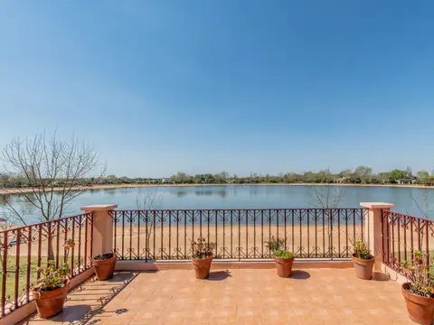 Casa 5 ambientes en venta en Isla del Este, Delta