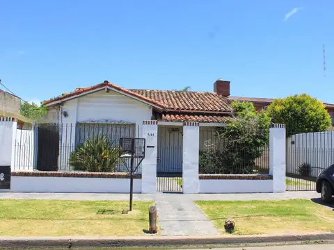 VENTA CASA 4 AMBIENTES - TRONCOS DEL TALAR