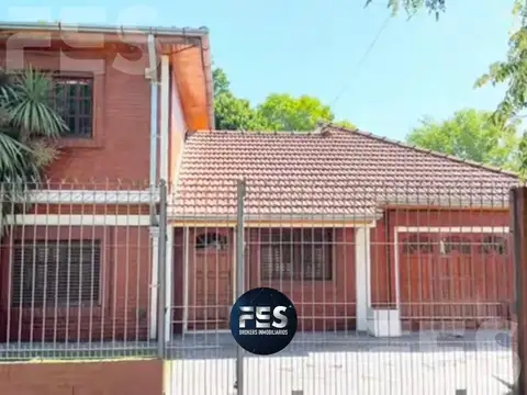 VENTA CASA DOBLE LOTE EN BARRIO RESIDENCIAL, SAN VICENTE