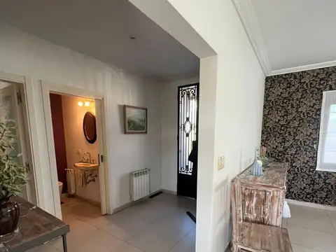 Casa en Venta con 4 cocheras