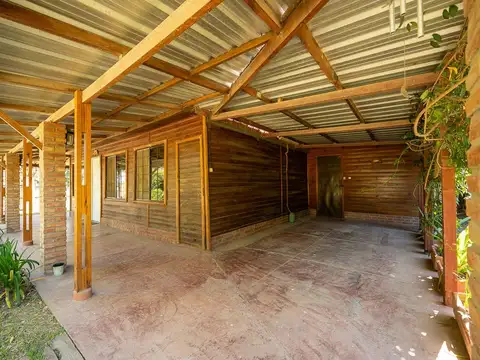 CASA EN VENTA EN OLIVEROS QUINCHO PILETA PARRILLA