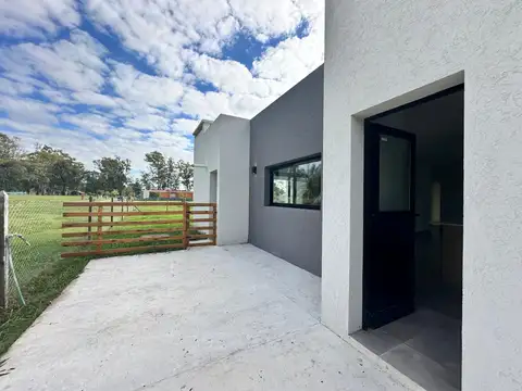 Casa en Venta en Pilar Del Este - Santa Elisa, USD 182.000