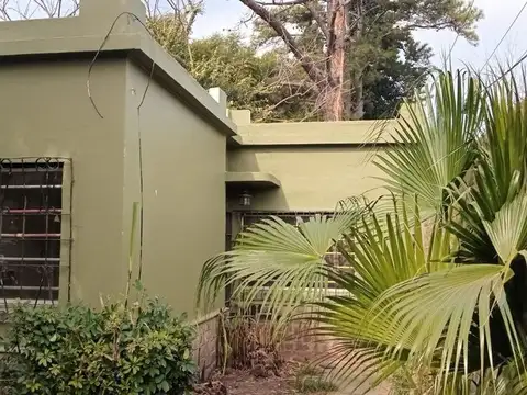 Casaquinta 4 Ambientes Gran Terreno con Parque 