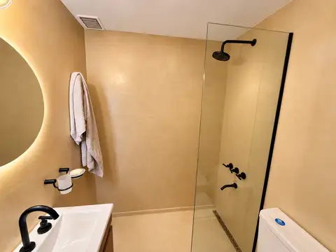 Departamento en Alquiler en Parque Chacabuco, $ 900.000
