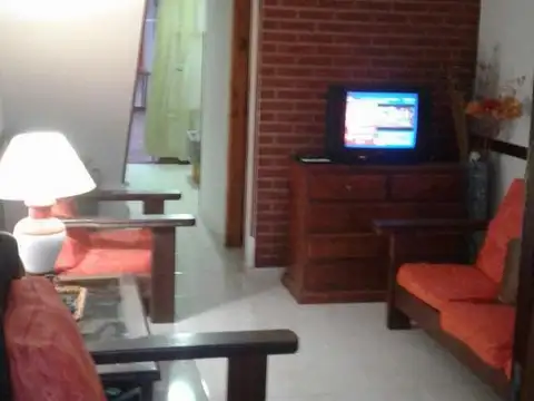 Depto Tipo Casa 4 ambientes con 2 baños
