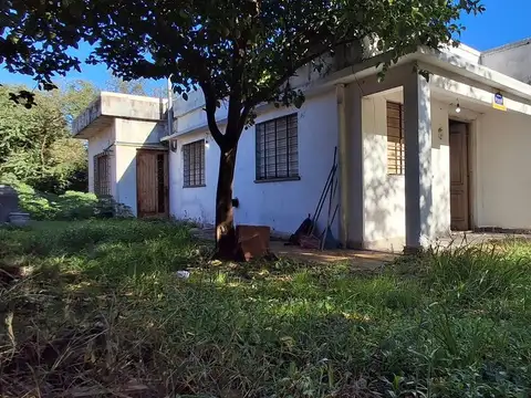 CASA EN VENTA JOSE C PAZ B° ALTUBE, DEPTO EN FONDO
