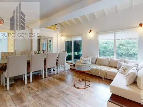 Casa en Venta con 5 cocheras