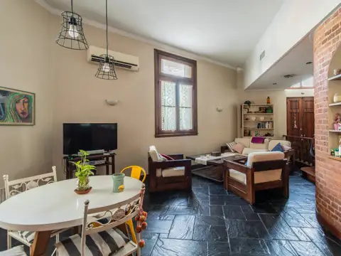 VENTA DE PH DE 4 AMBIENTES AL FRENTE C/PATIO Y ENTRADA INDEPENDIENTE EN VILLA SANTA RITA