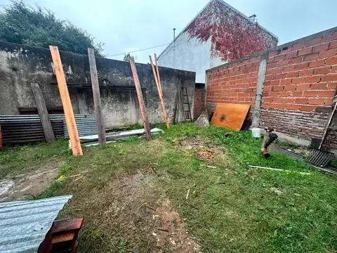 Local en Venta en Bernal, USD 180.000