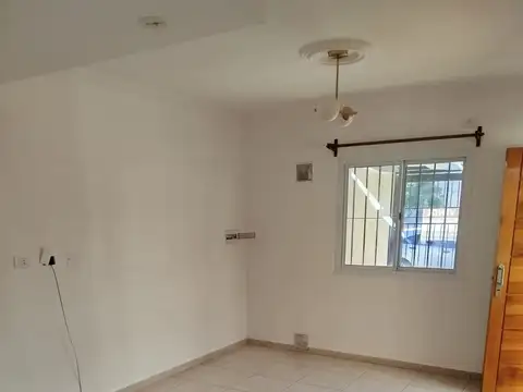 Casa en venta en Luzuriaga
