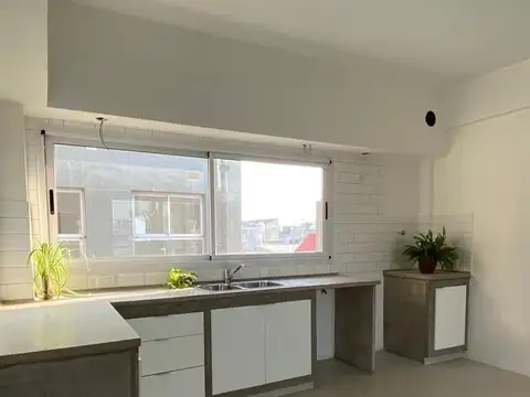 DEPTO MINIMALISTA 2 AMB FRENTE CON COCHERA Y TERRAZA APTO CR