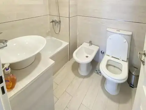 La Vieja Estacion 100
